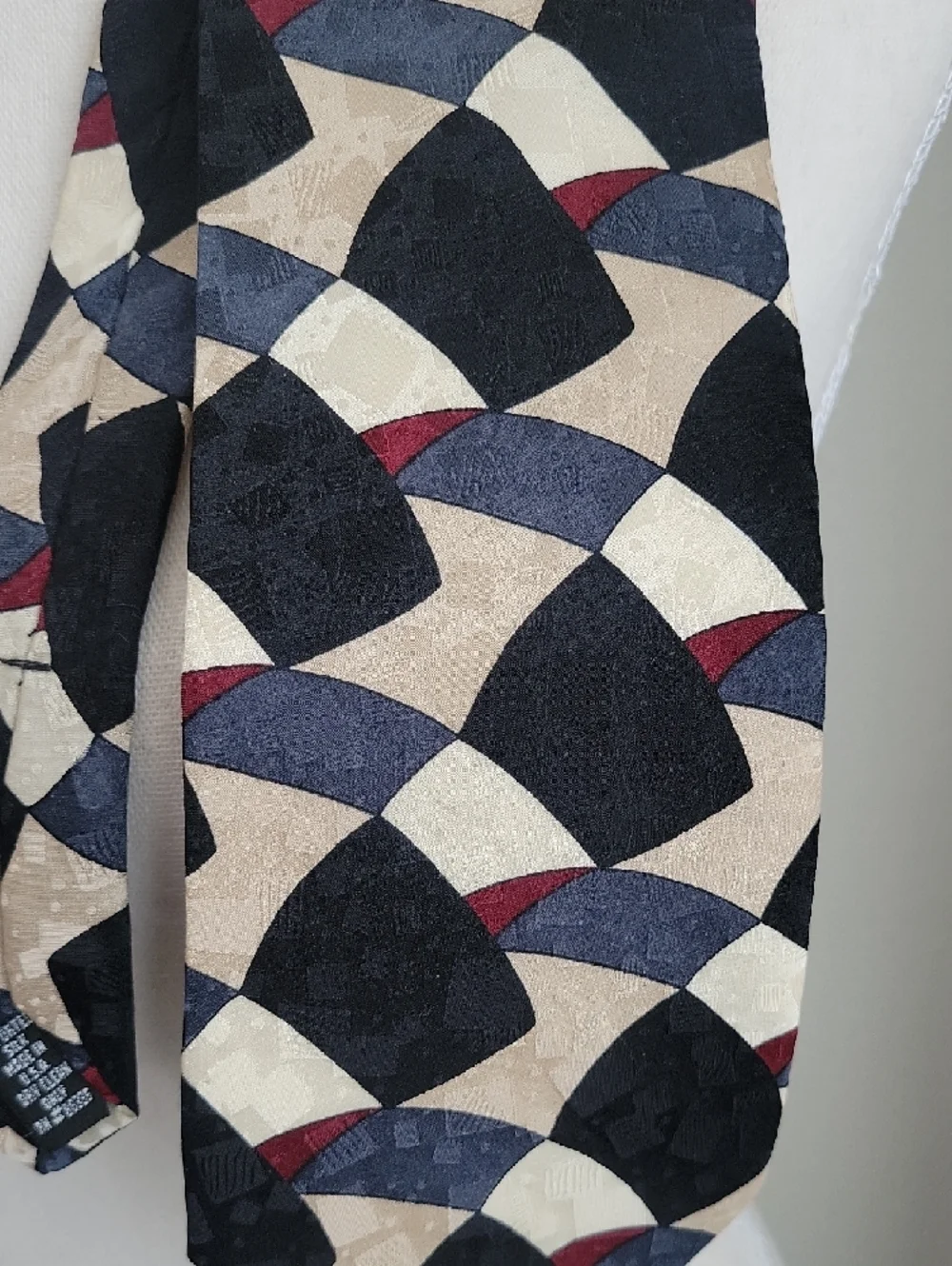 Ziggurat tie modern